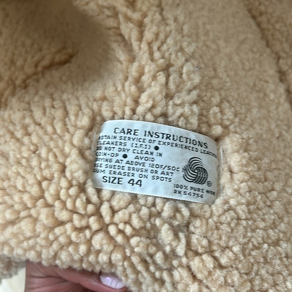 Vintage shearling coat jacket size 44 / fits medium to xl. Firm - Picture 2 of 8